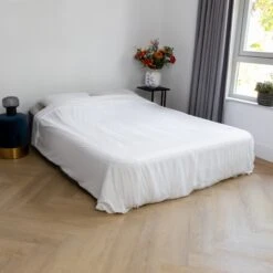 BluMill Luchtbed - 2-persoons - Ingebouwde Pomp - 203x152x36 Cm - Duurzame Keuze -Bo-Camp Winkel 1200x1200 1409