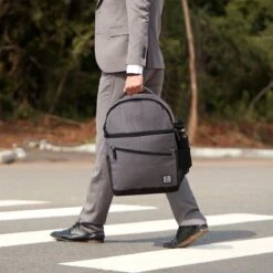 Brisby 4 Laags Geïsoleerde Koeltas Rugzak - 25 Liter - Met Handige Vakken Voor Bestek En Essentials - Waterafstotend Materiaal - Donkergrijs -Bo-Camp Winkel 1200x1200 421