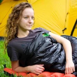 LOWLAND OUTDOOR® Ultra Compact Blanket - Donzen Slaapzak - Gewicht 495g - 210x80 Cm - Comfort Temperatuur +8°C -Bo-Camp Winkel 1200x1200 695