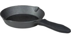 Blackwell Siliconen Handvat - Voor Gietijzeren Pannen -Bo-Camp Winkel 1200x716 5