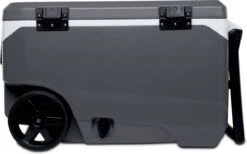 Igloo Latitude 90 Roller - Grote Koelbox Op Wielen - 85 Liter - Grijs 14 Igloo Latitude 90 Roller - Grote Koelbox Op Wielen - 85 Liter - Grijs -Bo-Camp Winkel 1200x749