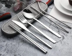 House Of Husk Reisbestek - Reis Bestekset - Chopsticks - Metalen Rietjes Met Borstel - Lepel - Vaatwasserbestendig - RVS - 7 Delig - Zilver -Bo-Camp Winkel 1200x940 2